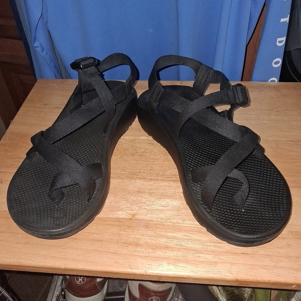 Chaco Mens Black Strappy Sandals In A Size 13. EUC. Summer Beach Vacation
